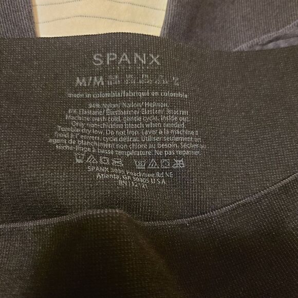 SPANX Look at Me Now Seamless Moto Legging in Very Black Size Medium - Picture 3 of 7